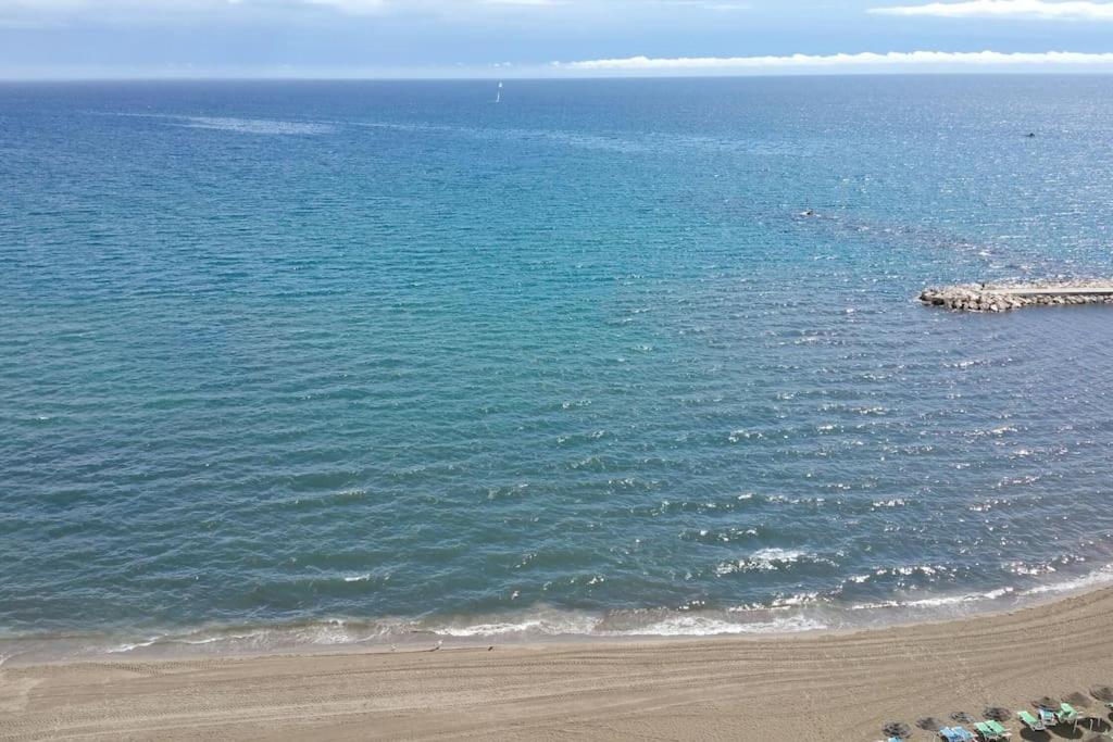 Seafront Apartment With Open-Air Heated Pool Fuengirola Exterior foto
